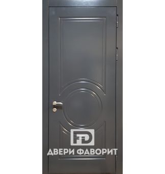 металлическая дверь в квартиру, отделана серым МДФ