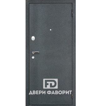 уличная металлическая дверь с отделкой цинкогрунт